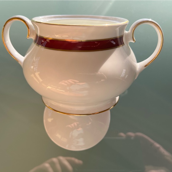 Royal Grafton Warwick design fine bone china sugar pot white burgundy gold band - Picture 6 of 7